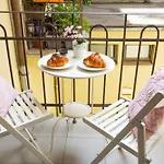 With 2 Bathrooms- 5 Minutes From Old Town - 102 M2 * Prague