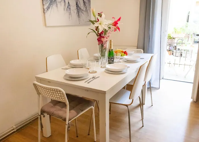 With 2 Bathrooms- 5 Minutes From Old Town - 102 M2 *