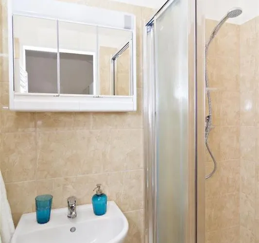 With 2 Bathrooms- 5 Minutes From Old Town - 102 M2 *