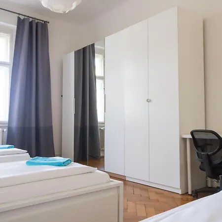 Apartments 5 Minutes Walk From Old Town - 102 M2 W Balcony, View, Shower Plus Bath