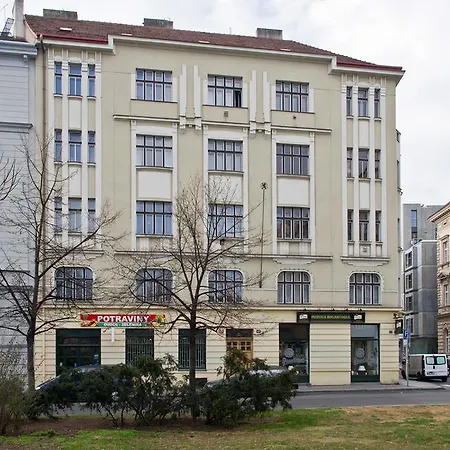 With 2 Bathrooms- 5 Minutes From Old Town - 102 M2 Прага