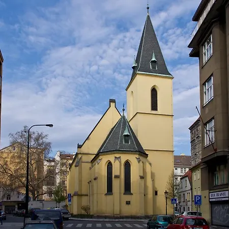 Апартаменты With 2 Bathrooms- 5 Minutes From Old Town - 102 M2 Прага
