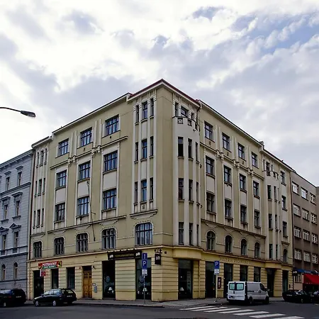 Апартаменты With 2 Bathrooms- 5 Minutes From Old Town - 102 M2 Прага