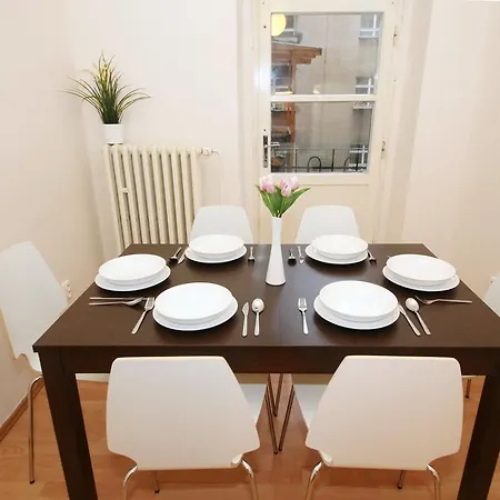 With 2 Bathrooms- 5 Minutes From Old Town - 102 M2 Прага
