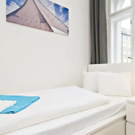 Apartments 5 Minutes Walk From Old Town - 102 M2 W Balcony, View, Shower Plus Bath