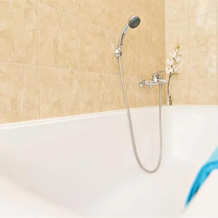 With 2 Bathrooms- 5 Minutes From Old Town - 102 M2 * Прага