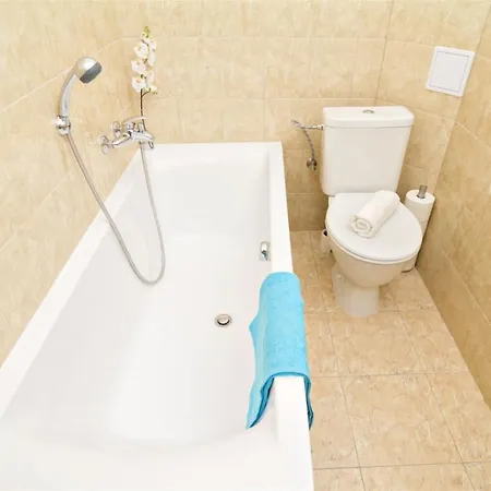 With 2 Bathrooms- 5 Minutes From Old Town - 102 M2 Апартаменты