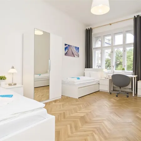 With 2 Bathrooms- 5 Minutes From Old Town - 102 M2 * Прага