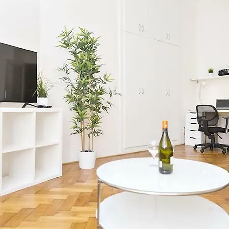With 2 Bathrooms- 5 Minutes From Old Town - 102 M2 Апартаменты