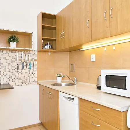 With 2 Bathrooms- 5 Minutes From Old Town - 102 M2 Апартаменты Прага