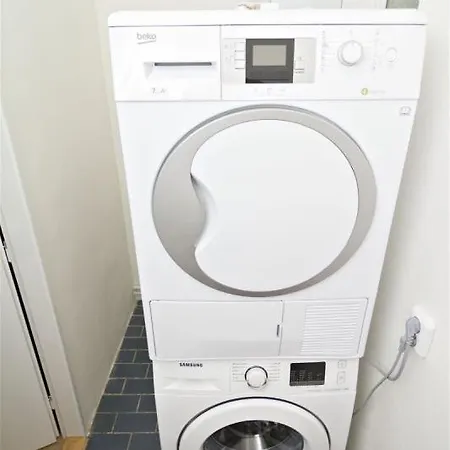 With 2 Bathrooms- 5 Minutes From Old Town - 102 M2 * Прага