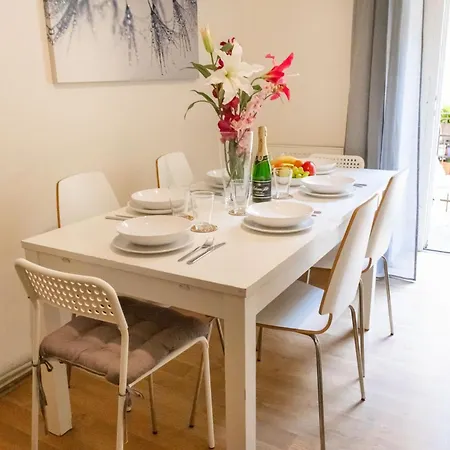 With 2 Bathrooms- 5 Minutes From Old Town - 102 M2 *