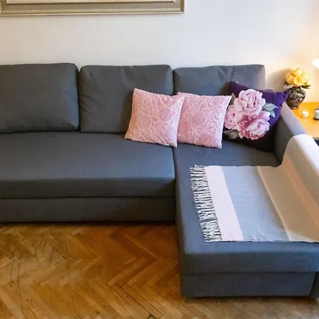 With 2 Bathrooms- 5 Minutes From Old Town - 102 M2 Prague