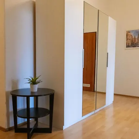 With 2 Bathrooms- 5 Minutes From Old Town - 102 M2 Apartment Prague
